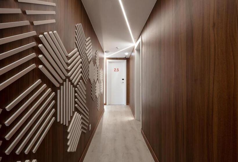 هتل The Icons Lisbon