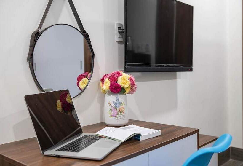 Tiditel Hotel And Apartment