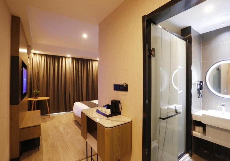 فندق Up And In Kashgar Xiyu Avenue Food Street