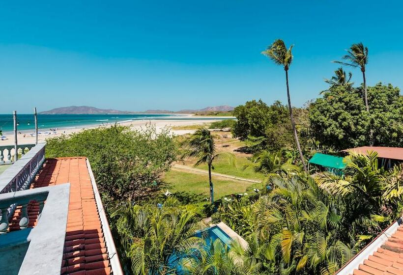 ホテル Witch S Rock Surf Camp Beachfront