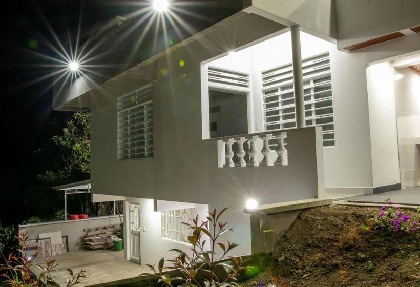 بنسيون Eco Lodge Colinas De Saldaña