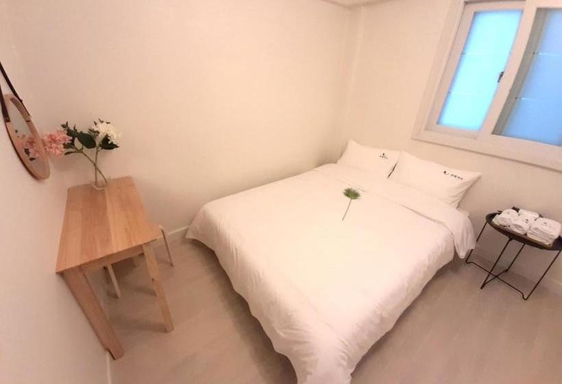 ペンション Moonlight Galaxy Guesthouse