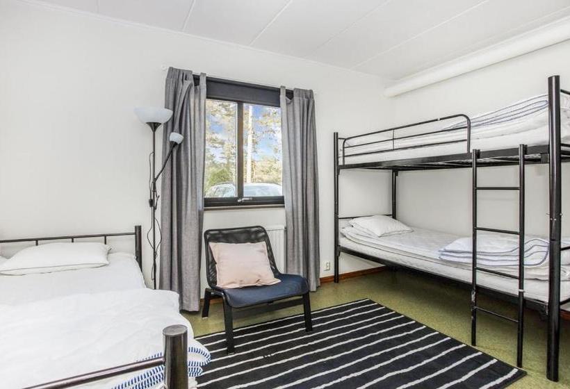 הוסטל Hestra Guesthouse