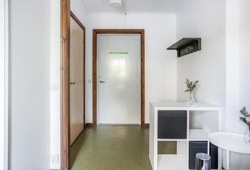 הוסטל Hestra Guesthouse