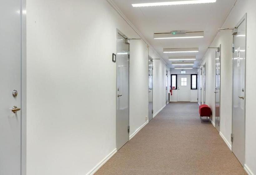 הוסטל Hestra Guesthouse