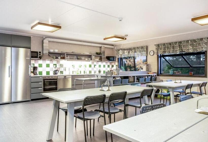 הוסטל Hestra Guesthouse