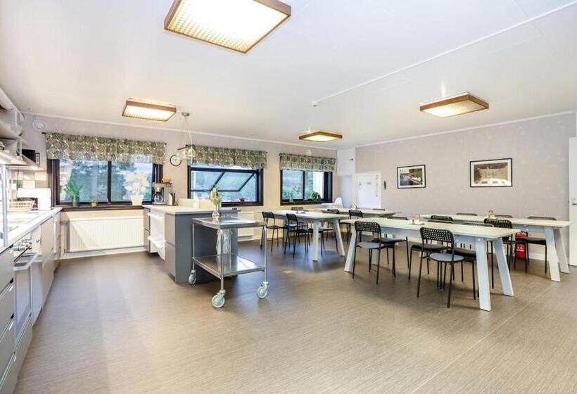 הוסטל Hestra Guesthouse