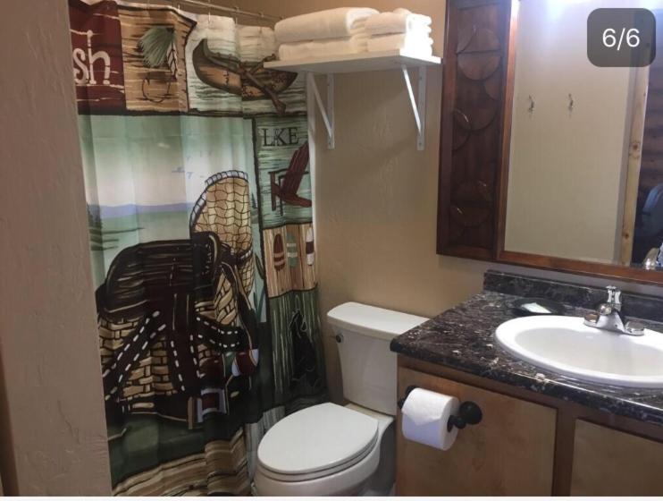 فندق صغير Ponderosa Inn