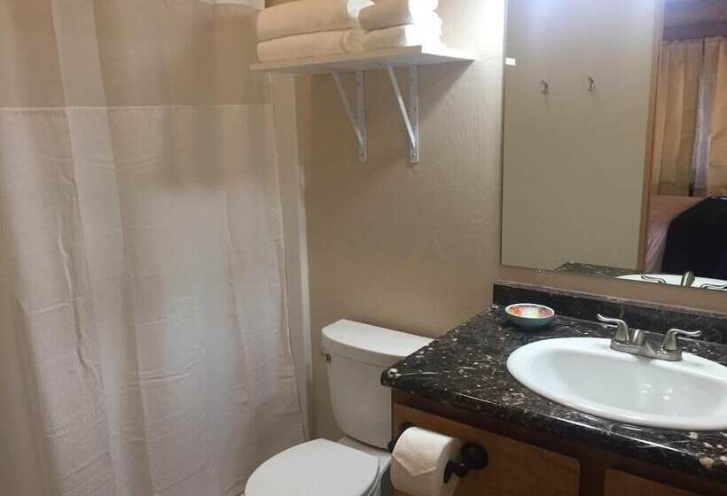 فندق صغير Ponderosa Inn