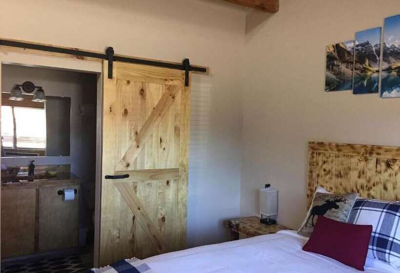 فندق صغير Ponderosa Inn