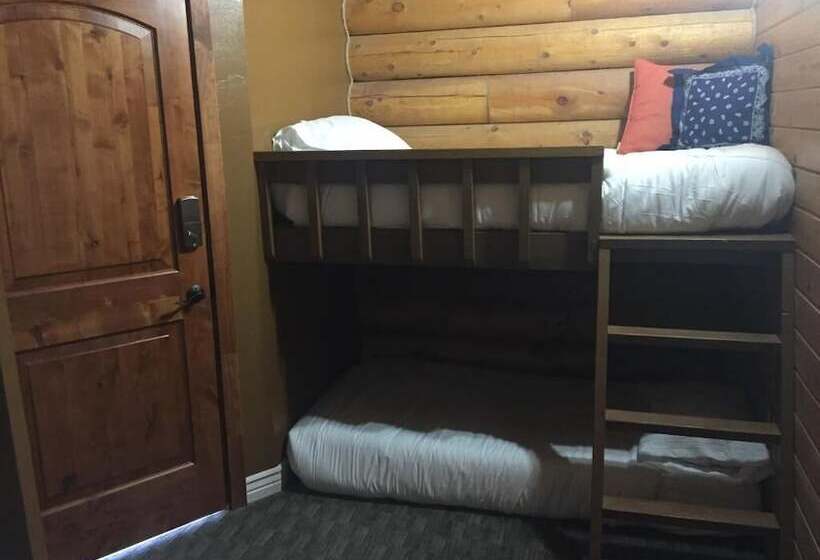 فندق صغير Ponderosa Inn