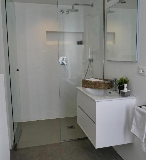 Amare Suite & Apartments