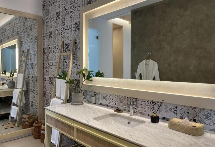 Angkla Beach Club & Boutique Resort