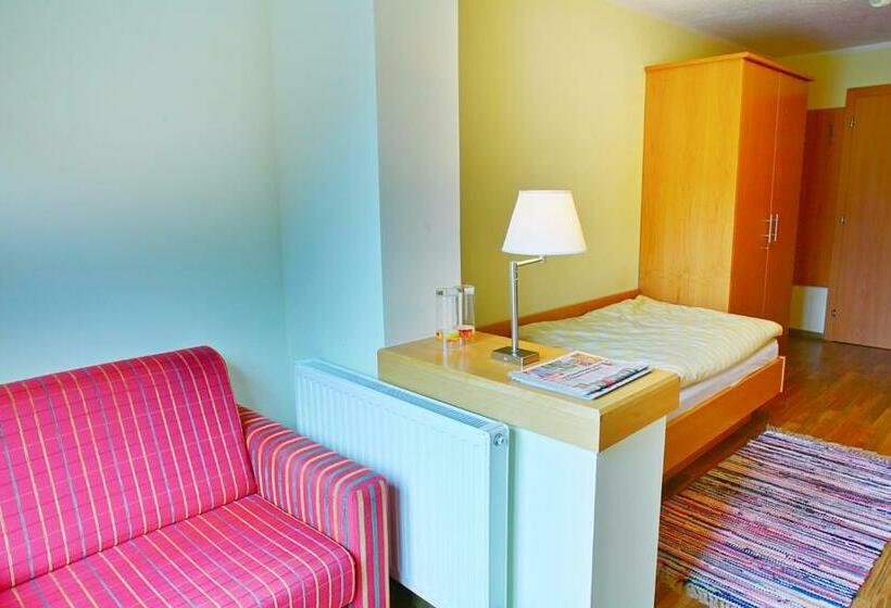 ベッドアンドブレックファースト Der Lecher