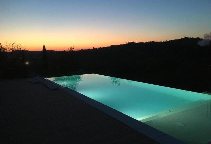 تختخواب و صبحانه Dvor Vipolže