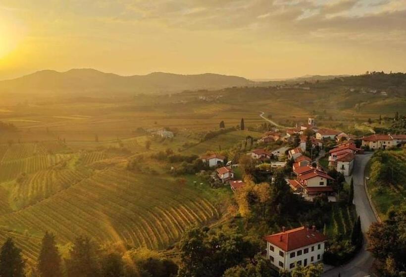 تختخواب و صبحانه Dvor Vipolže