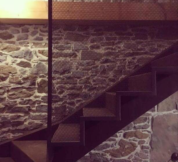 تختخواب و صبحانه Dvor Vipolže