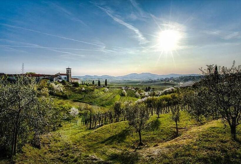 تختخواب و صبحانه Dvor Vipolže