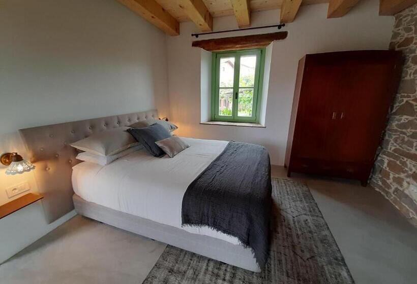 تختخواب و صبحانه Dvor Vipolže