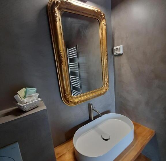 تختخواب و صبحانه Dvor Vipolže