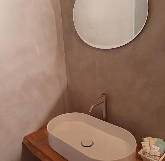 تختخواب و صبحانه Dvor Vipolže