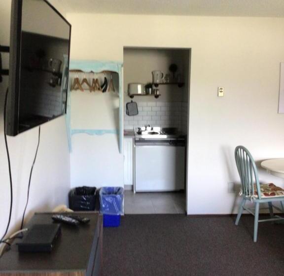 Christina Lake Motel And Rv Park