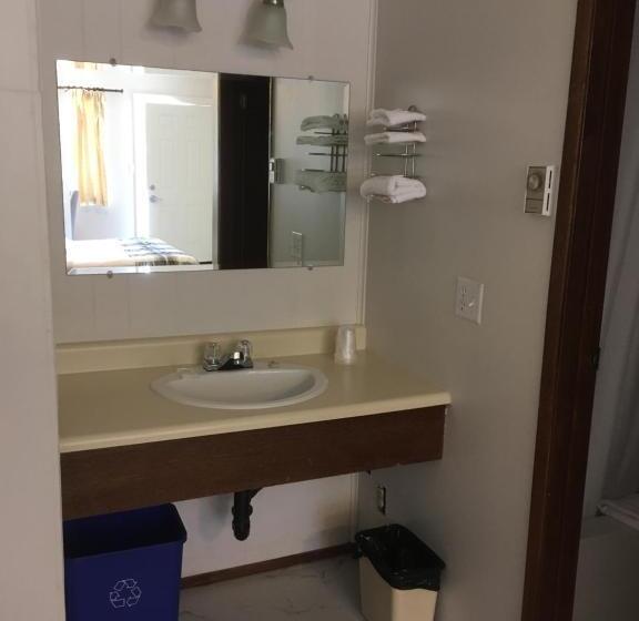 Christina Lake Motel And Rv Park