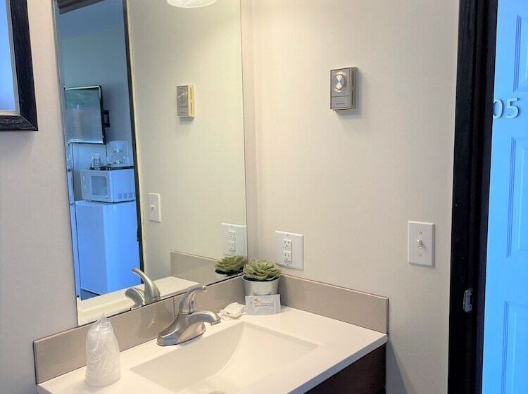 Christina Lake Motel And Rv Park