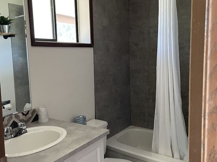 Christina Lake Motel And Rv Park