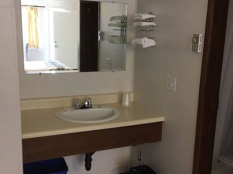 Christina Lake Motel And Rv Park