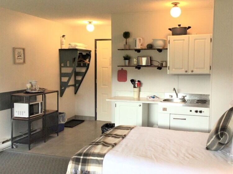 Christina Lake Motel And Rv Park