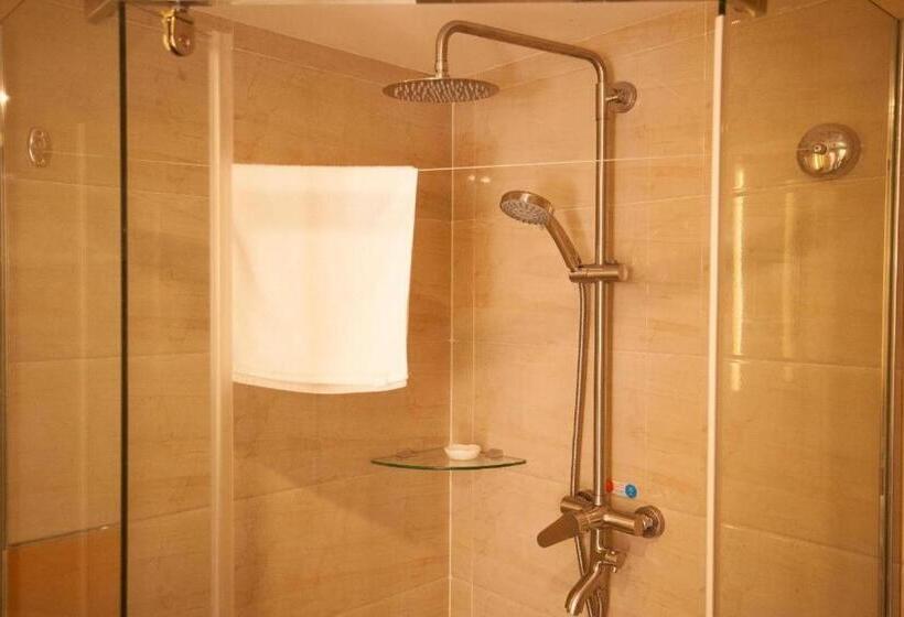 酒店 7 Days Premium· Zhoushuizi Airport Walmart