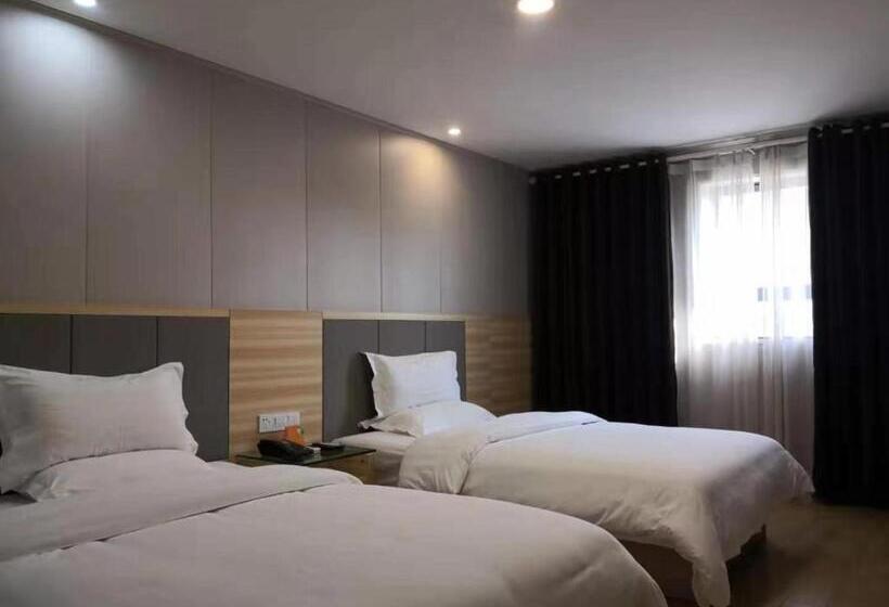 Отель 7days Inn Changsha Yinpenling Ridge Aux Plaza