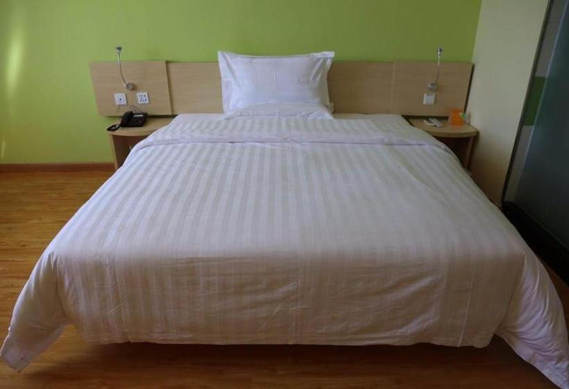 酒店 7days Inn Hami Baofeng Market