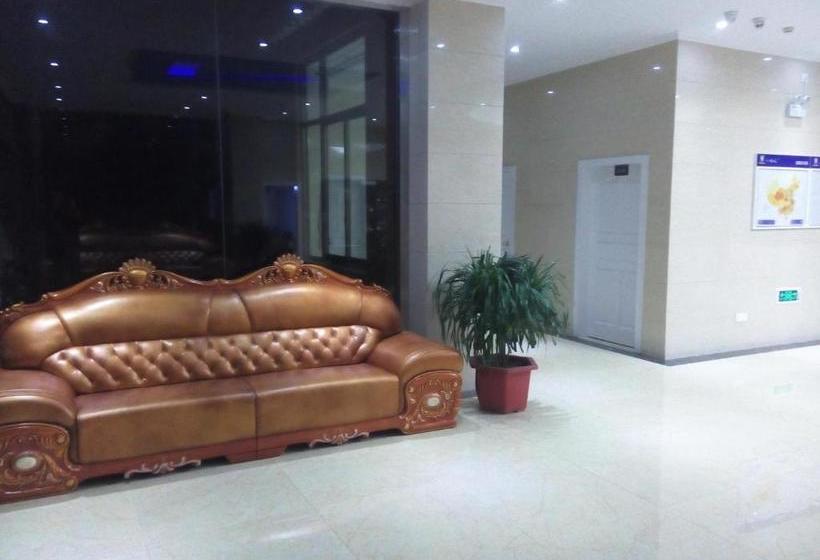 ホテル 7days Inn Nyingchi Bayi Bridge