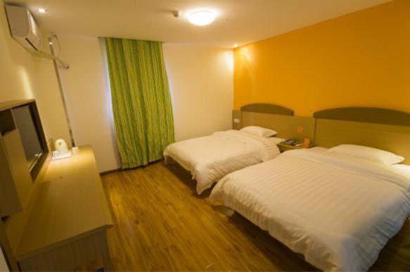 בית מלון כפרי 7days Inn Ya`an Bridge Street Center