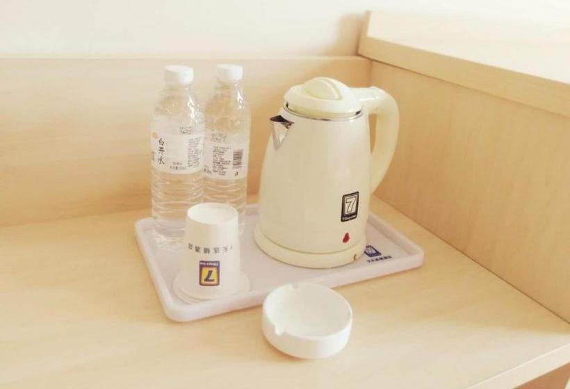 Hotel 7days Inn Zhangjiakou Train Station Construction Engineering College