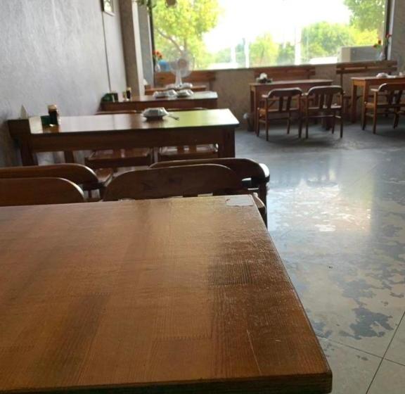 בית מלון כפרי 7 Days Inn Zhenjiang Jinshan Park Branch