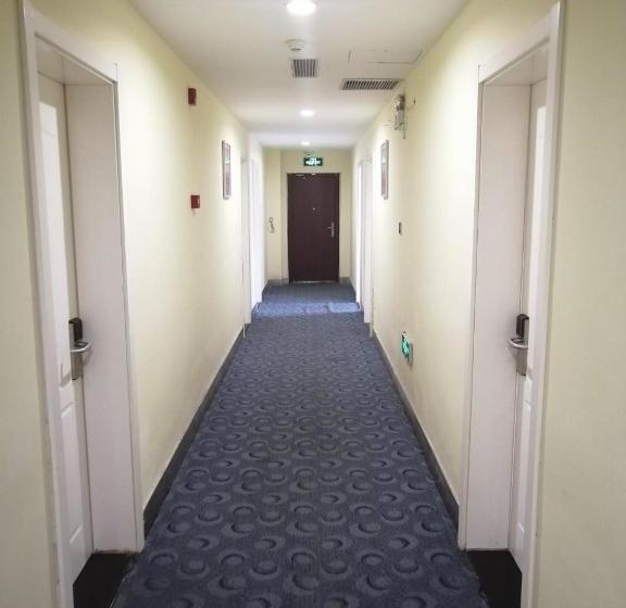 Отель 7days Inn Zoucheng City East Road Yiwu Commerce And Trade City