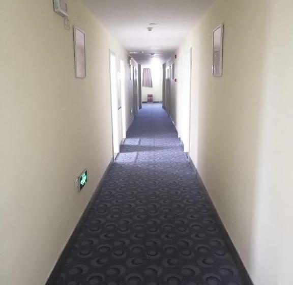 Отель 7days Inn Zoucheng City East Road Yiwu Commerce And Trade City