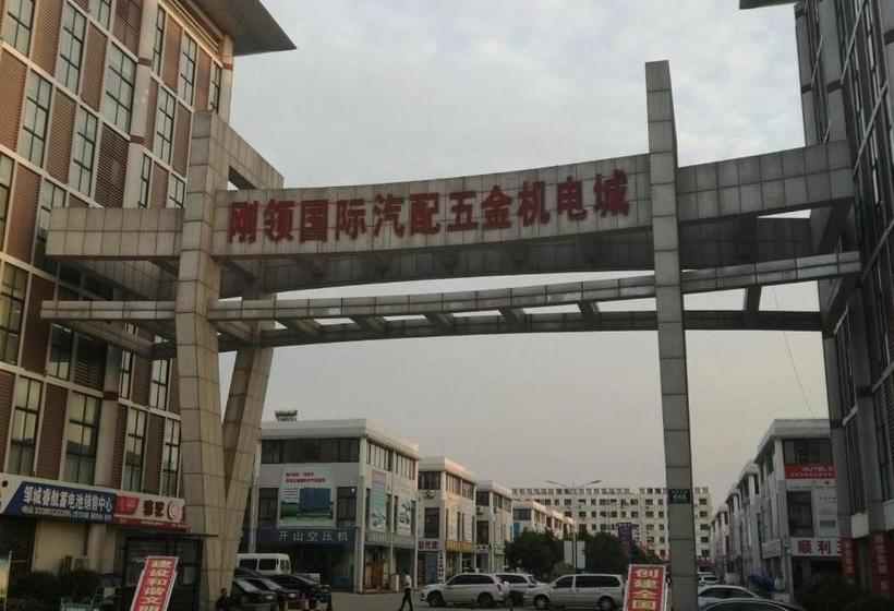 Отель 7days Inn Zoucheng City East Road Yiwu Commerce And Trade City