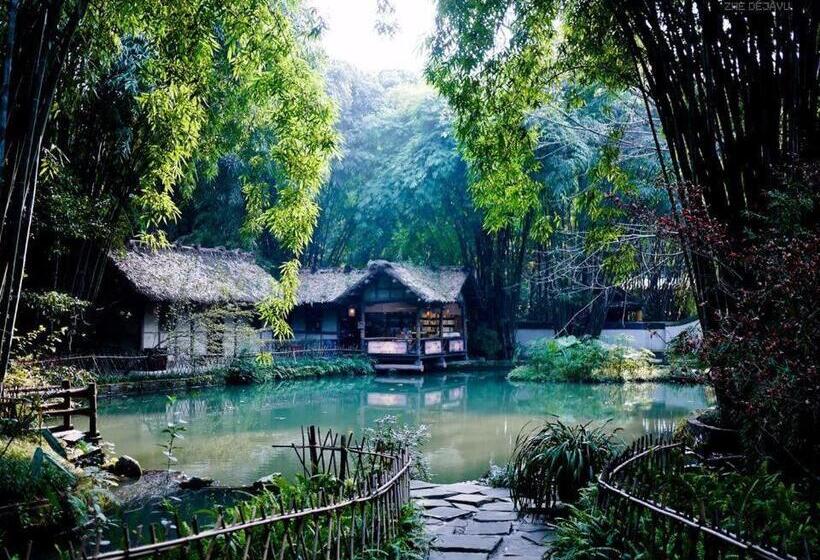 Отель 7days Premium Chengdu Dufu Thatched Cottage