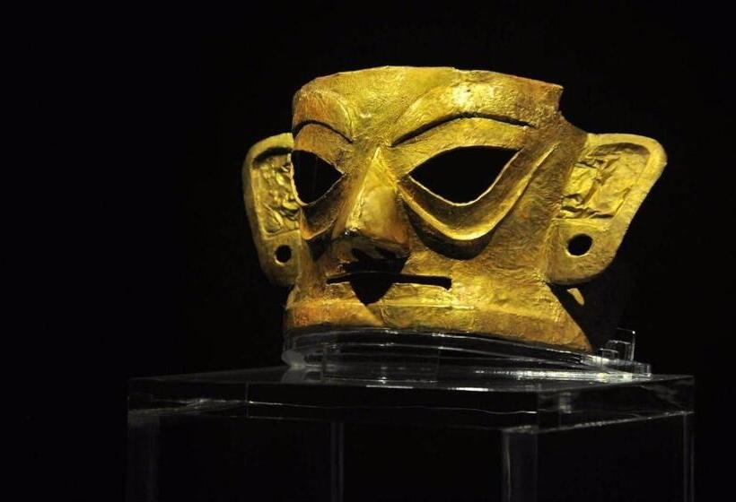 Отель 7days Premium Chengdu Dufu Thatched Cottage