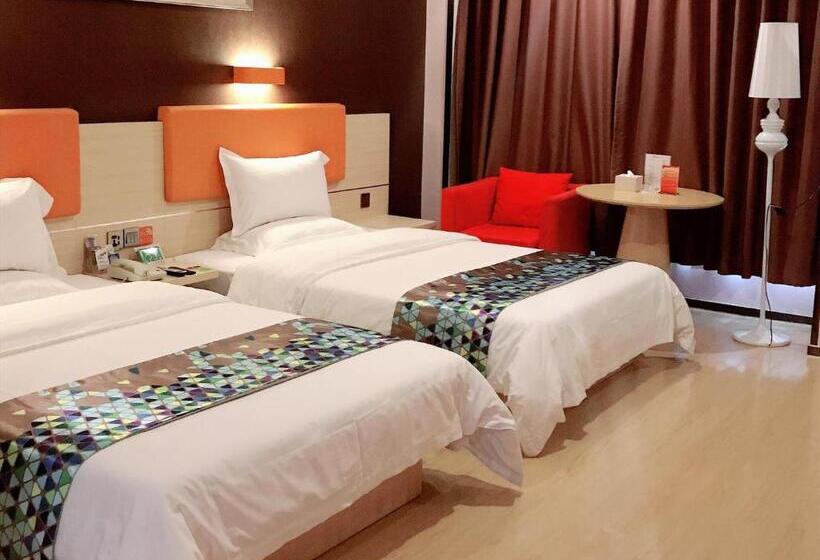 Hotell 7days Premium Deyang Shifang Square Branch