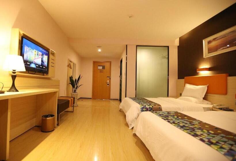 Szálloda 7days Premium Deyang Shifang Square Branch