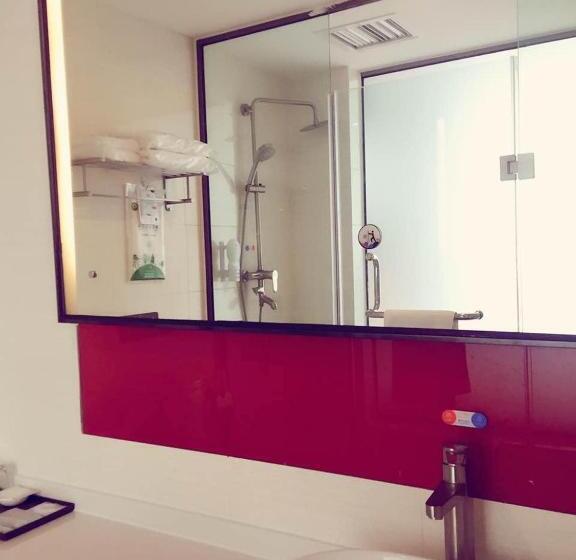 Szálloda 7days Premium Deyang Shifang Square Branch