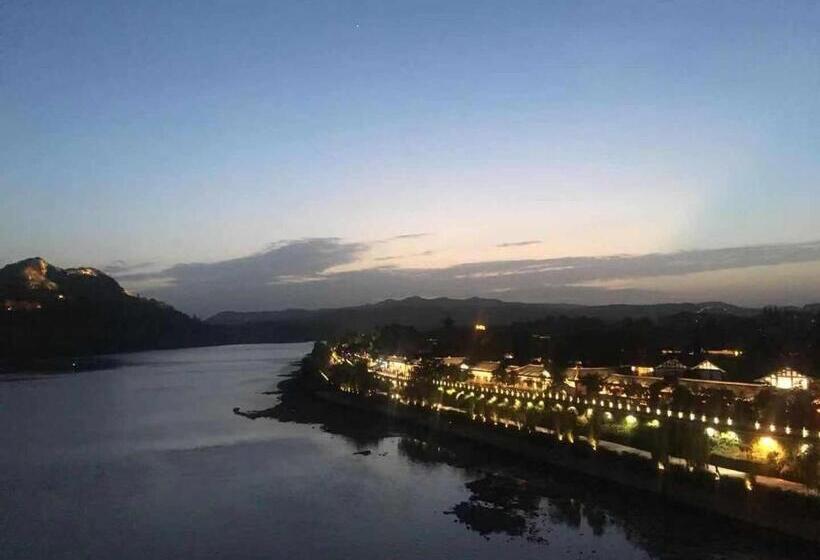 בית מלון כפרי 7days Premium Langzhong International Trade City Branch