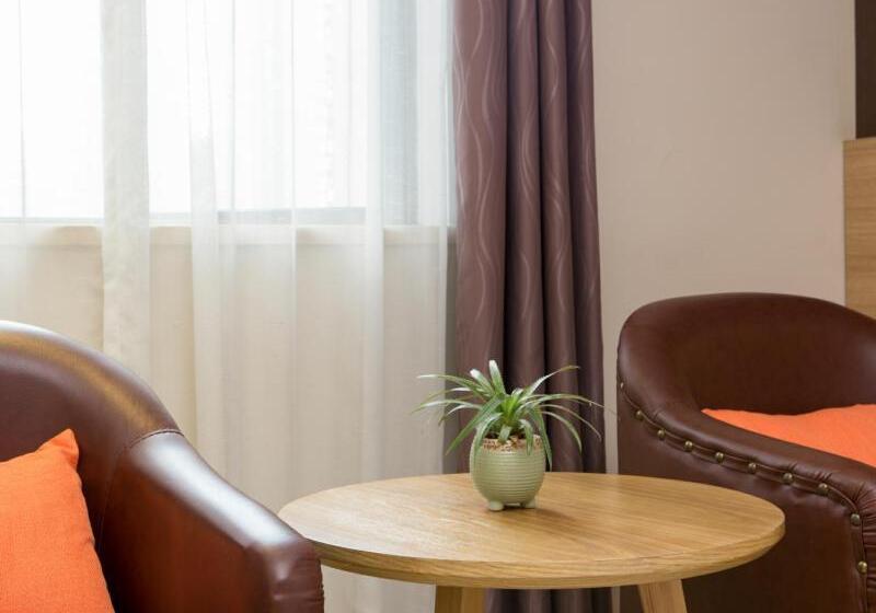 호텔 7days Premium Shenzhen Longgang Dayun Metro Station