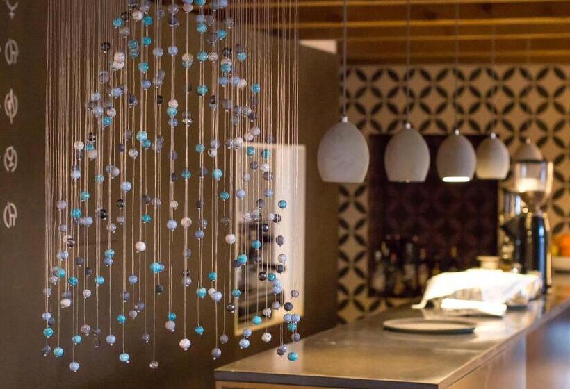 ホテル Almalomb Apartman