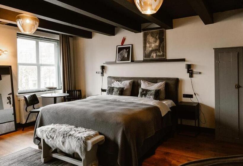 בית מלון כפרי Chapter